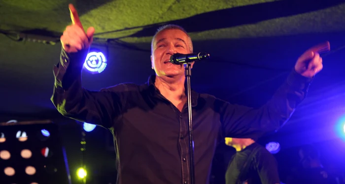 Dan Bittman, Holograf