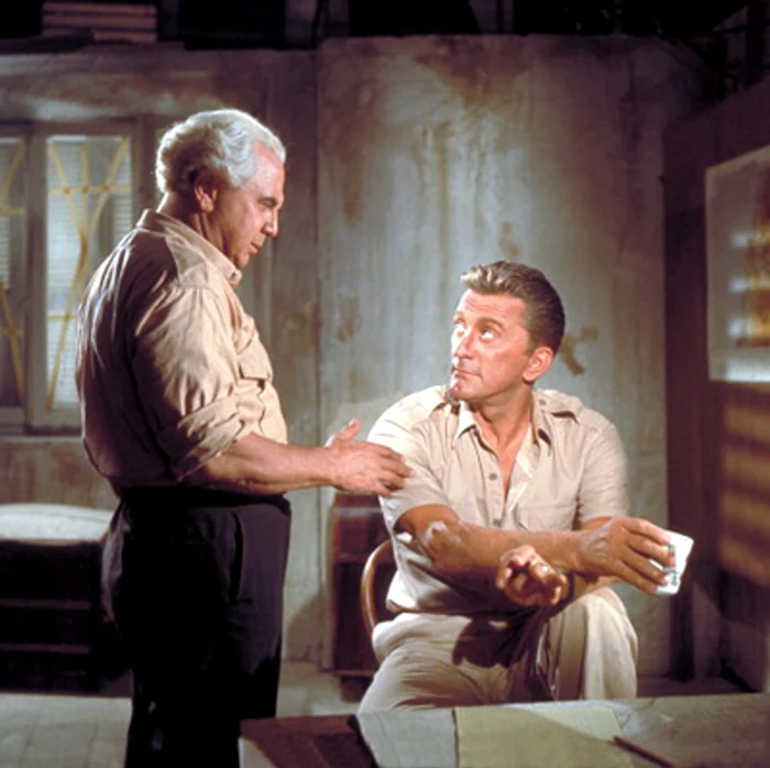 
    Urmăreşte filmul de la ora 21.30  