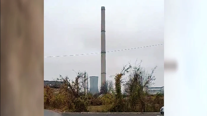 Coșul de fum a rămas pe poziție chiar și după detonare. FOTO Captură Toma Ion Florin