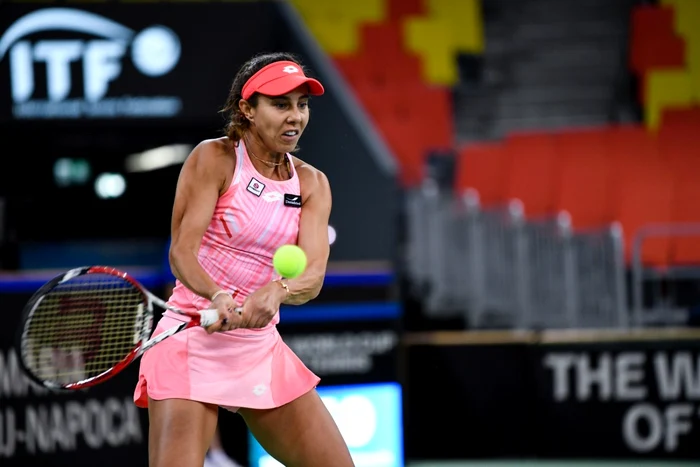 Meciul de tenis dintre Mihaela Buzarnescu si Elisabetta Cocciaretto (Italia) din Grupa Mondială a Billie Jean King Cup la Sala Polivalenta din Cluj-Napoca 17 aprilie 2021 FOTO Mediafax / FLlaviu Buboi