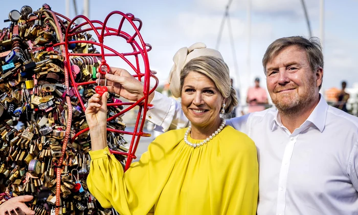 Regele Willem Alexander, Regina Maxima si Printesa Amalia in turneu in Caraibe   Curacao   pagina oficiala (1) jpg