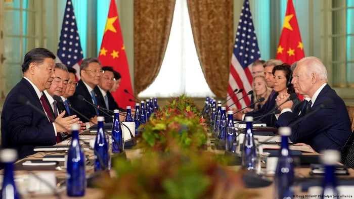 De vorbă la nivel de delegații: Joe Biden îl ascultă pe Xi Jinping