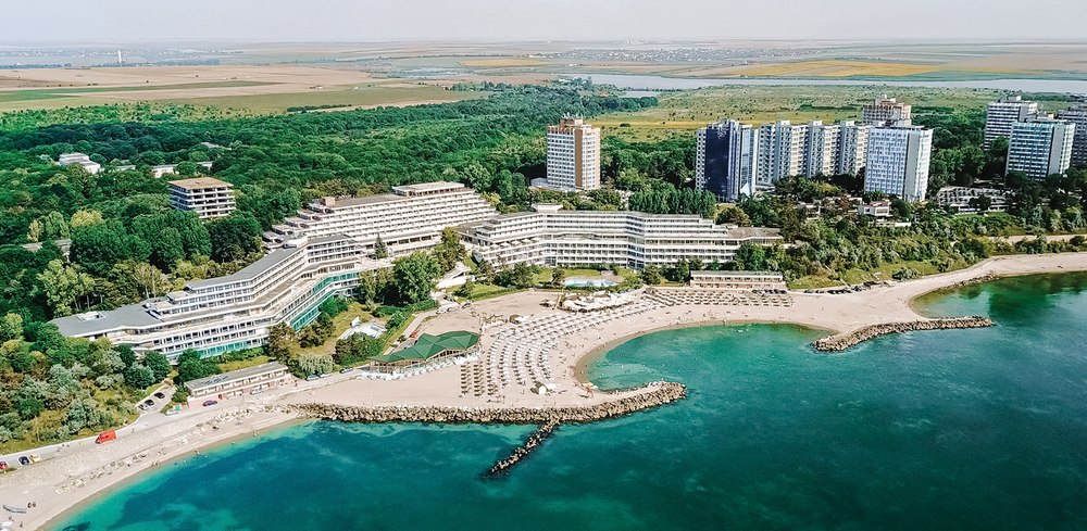 Amintiri de la Neptun: „Datorită lui Păunescu ni s-a permis accesul la unica discotecă pe valută“