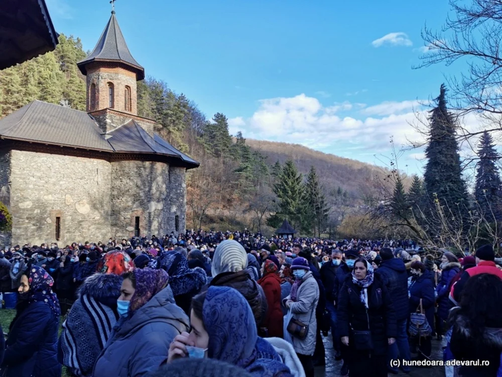 pelerinaj la manastirea prislop foto daniel guta adevarul