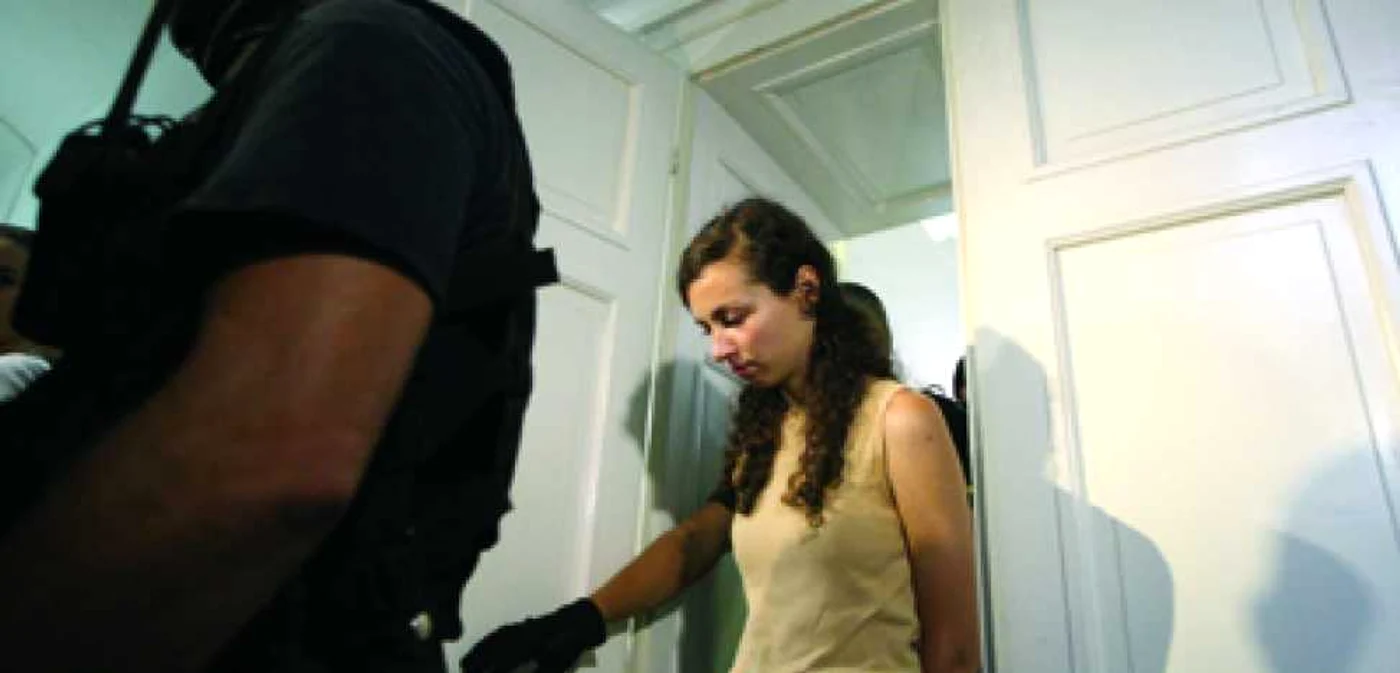 Hunedoara: REGIUNEA PE SCURT / Studenta criminală cere eliberarea