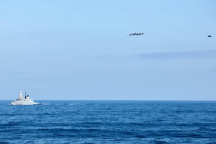 nava britanica avion rusesc jpg