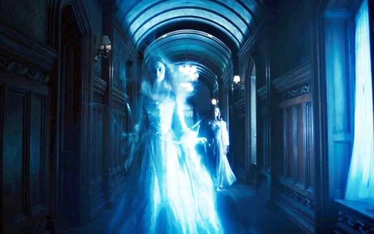 Imagine din filmul Dark Shadows. Sursa foto: Captură video