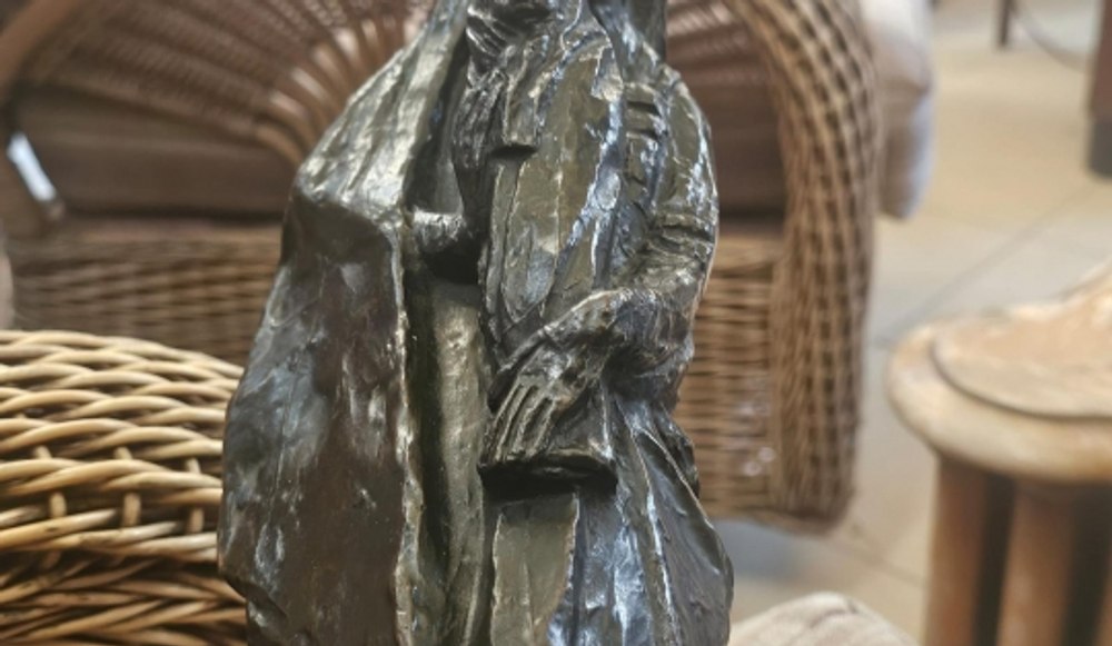Statueta „Țărancă cu copil în brațe”, furată din Franța, descoperită la Constanța după 8 ani