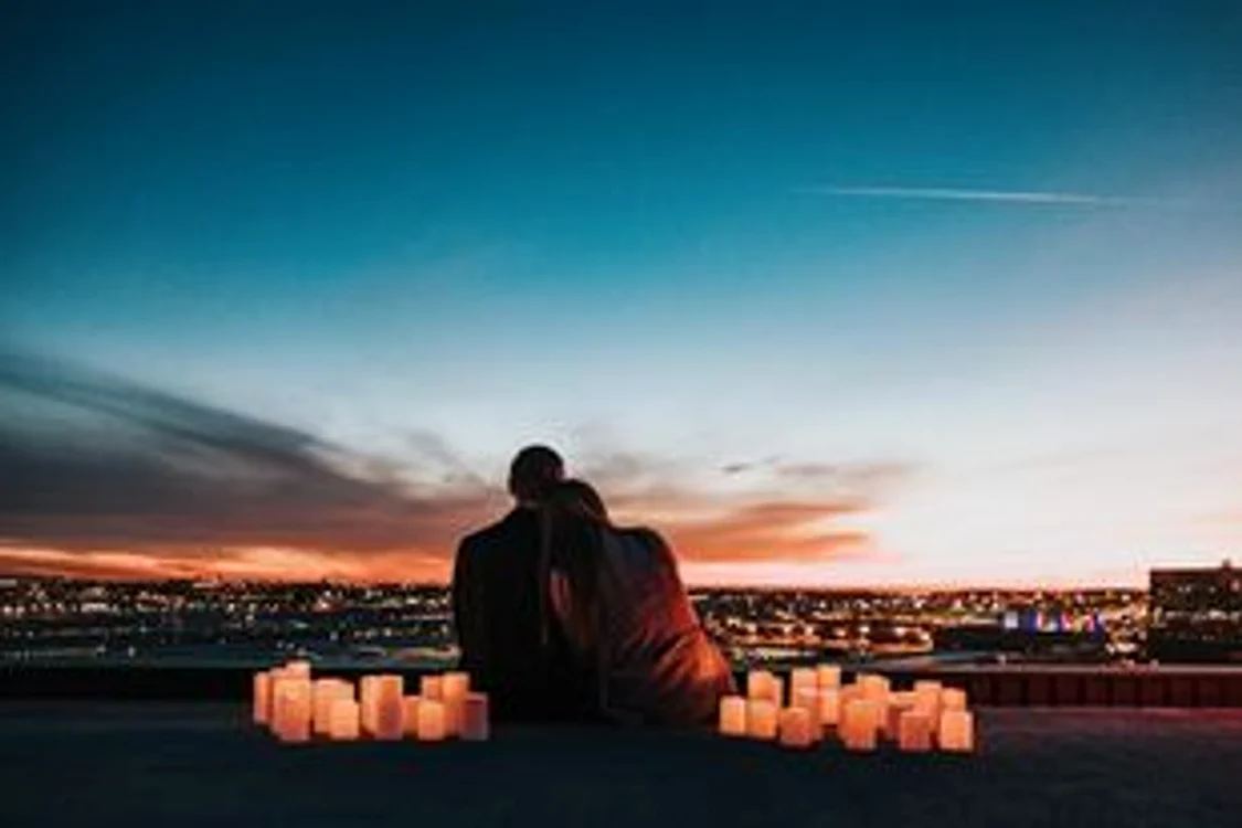 Îmbrățișările sunt foarte importante pentru fiecare din noi, nu doar că ne fac să ne simțim mai bine, ci au și foarte multe efecte pozitive asupra noastrăfoto: shutterstock