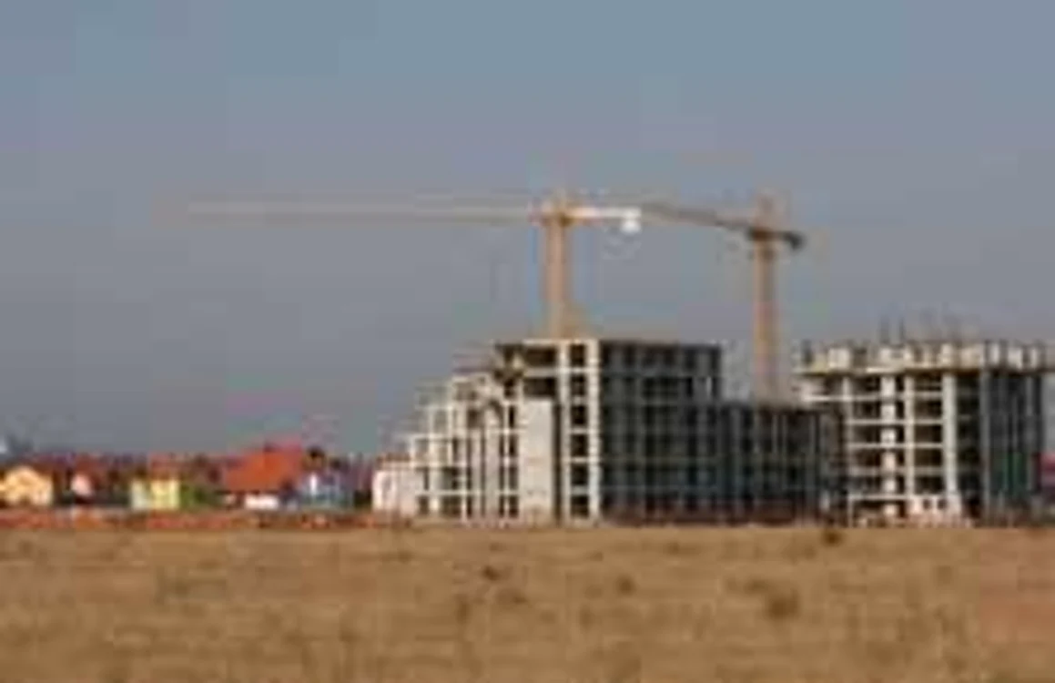 Braşovenii construiesc mai puţin decât în 2011 Foto.arhivă