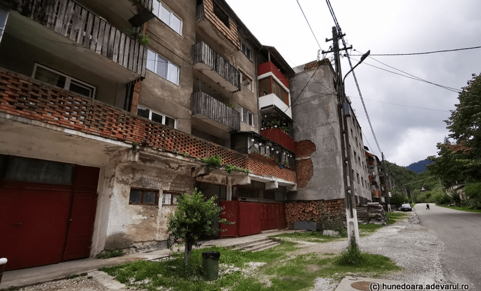 Secretul „orașului fantomă” al minerilor, ascuns între munții de uraniu, fier și marmură VIDEO