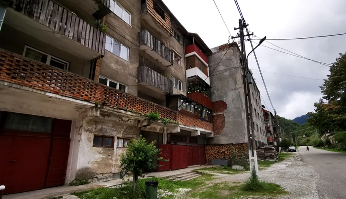 Bloc din Rușchița. Foto: Daniel Guță