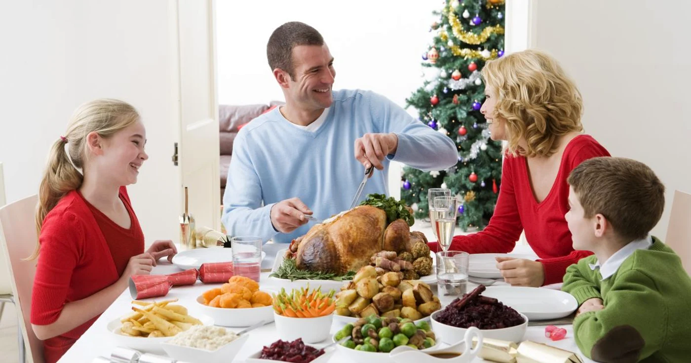 Părinţii plănuiesc din timp masa de Crăciun FOTO: Shutterstock