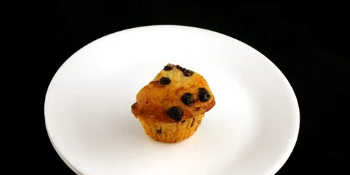 Briosa cu afine 72 grame = 200 calorii