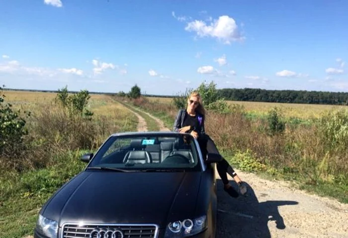 Laura Dincă nu s-a putut abține să publice poze din decapotabilă