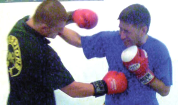 Pietreanu cântă şi este arbitru K1!