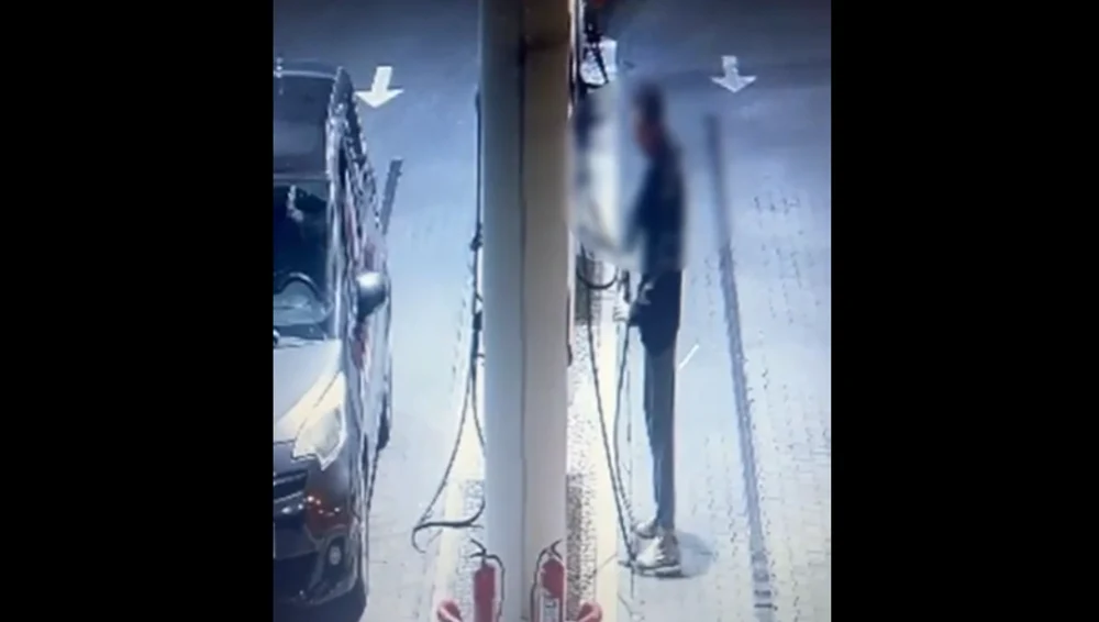 Bărbat reținut după ce i-a incendiat mașina fostei iubite. Femeia era pe Litoral