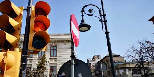 semafoare constanta galben intermitent