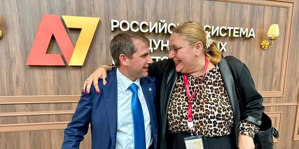 sosoaca si sor jpg