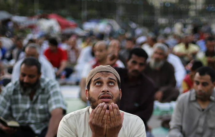 În perioada de Ramadan, musulmanii nu au voie să bea sau să mănânce cât timp soarele este pe cer. FOTO: Reuters