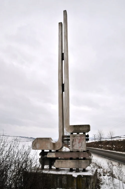 Acest monument la intrarea în judeţul Vaslui are o vechime de peste 50 de ani