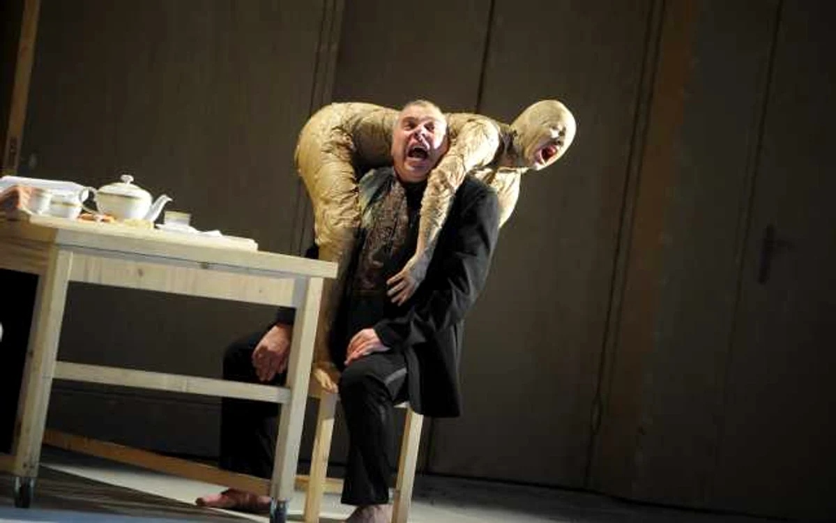 Pe 5 octombrie va avea loc prima reprezentaţie din această stagiune a spectacolului „Oidip”, regia Silviu Purcărete, cu Constantin Chiriac în rolul principal  FOTO: Teatrul "Radu Stanca" din Sibiu