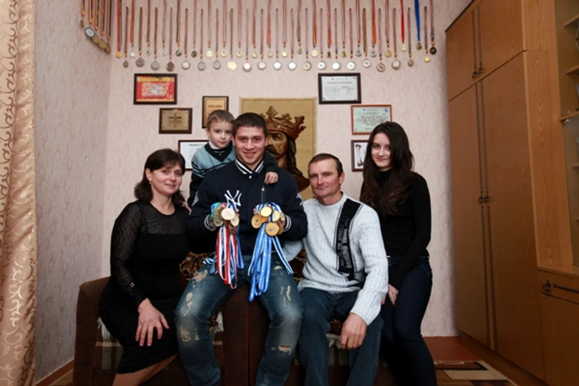 70 de medalii cucerite și familia de la Florițoaia Veche, cea mai mare bogăție a campionului