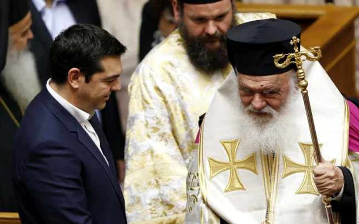 Primul Ministru Alexis Tsipras şi ierarhii Bisericii Ortodoxe din Grecia / Sursa foto: europe.newsweek.com