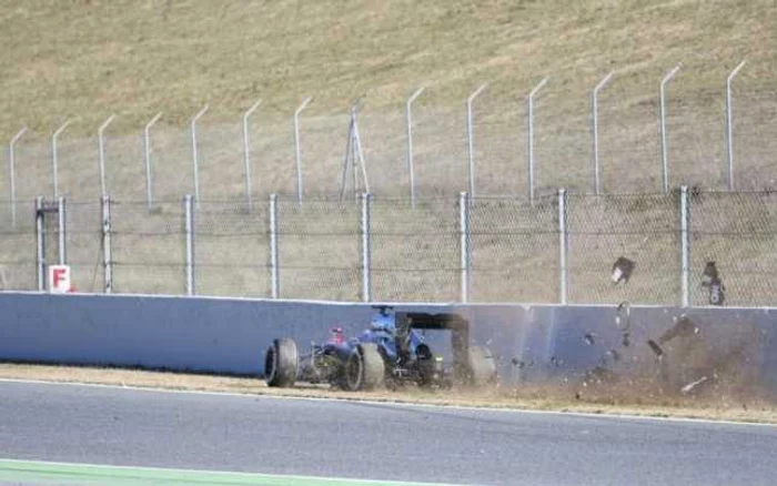 Fernando Alonso, implicat într-un accident FOTO marca.com