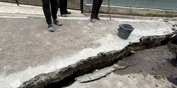 pamant surpat vaslui trei familii blocate alunecare teren 19007695 jpg