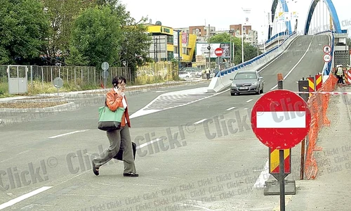 Această mamă nu e un  bun exemplu nici măcar  pentru copilul ei  Ieri,  i a pus viaţa în pericol  din inconştienţă jpeg