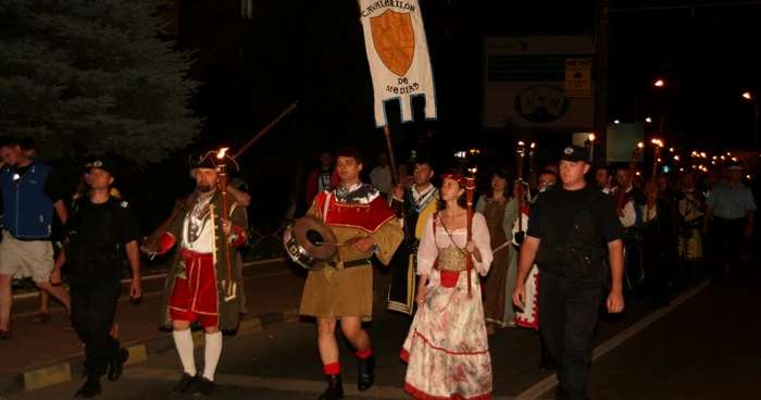 Festivalul Medieval de la Suceava include o paradă pe distanţa de şapte kilometri