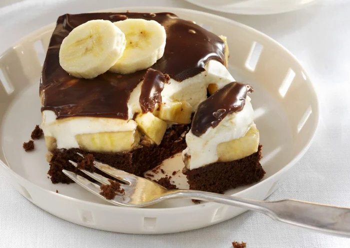 tort cu crema de branza si banane jpeg