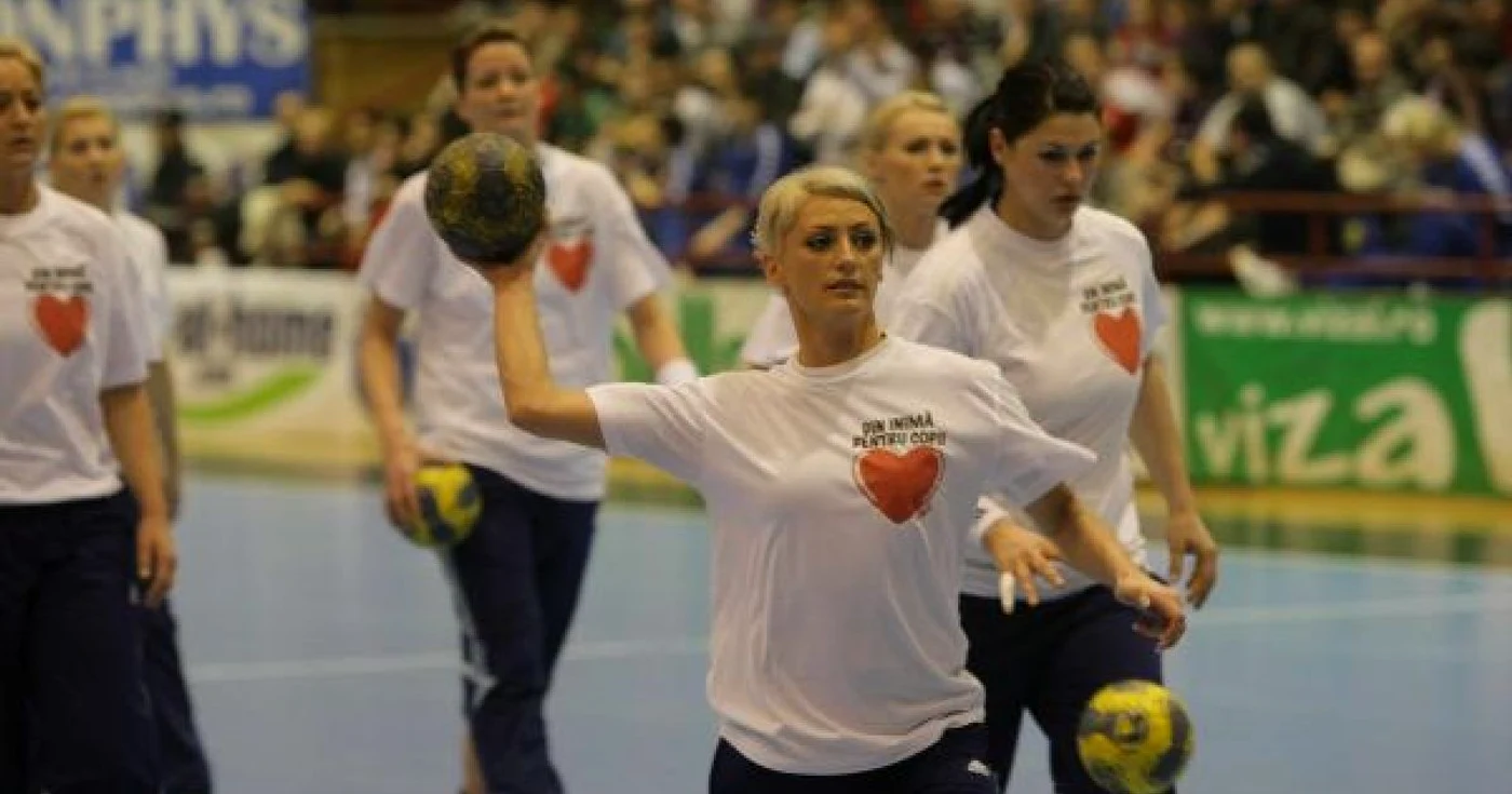 Handbalistele Oltchimului sprijină campania Click "Din inimă pentru copii!"