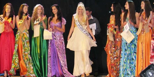 Concursul Miss Globe Internaţional a atras la Piatra Neamţ numeroase vedete