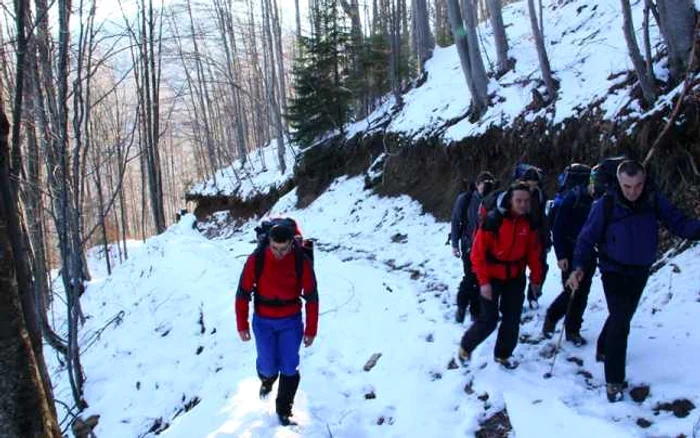 În acest an s-au încumetat să ducă la bun sfârşit traversarea, Mihai Radu, Bogdan Dragoi, Dobra Alexandrua, Măria Simiona, Petrica Mihaila, Popescu Mariusa şi Geo Badea