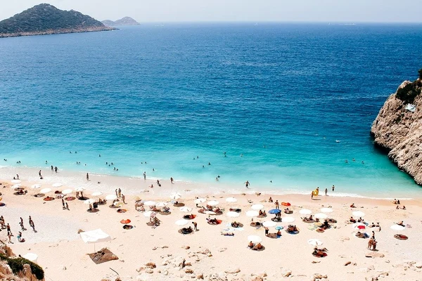 Top 3 destinațiile preferate de turiștii români pentru vacanța de vară