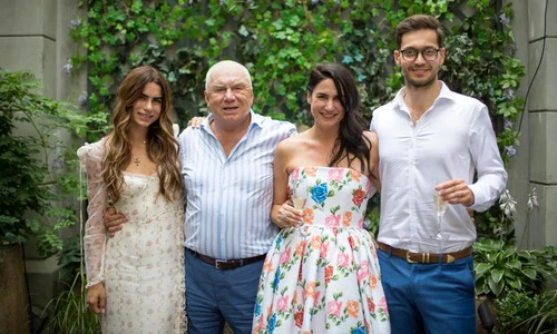 Cornel Tăbăcaru, fetele lui și ginerele  Fiica cea mare este cea din dreapta jpeg