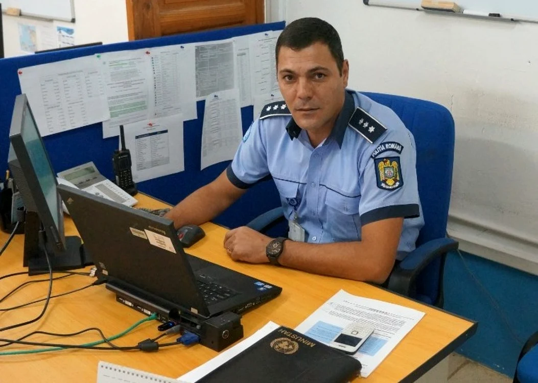 Comisarul Adrian Glugă a reprezentat Poliţia Română timp de doi ani, în misiunea ONU din Haiti  FOTO arhiva personală