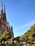 Biserica Sagrada Família, în construcție încă din anul 1882 jpeg