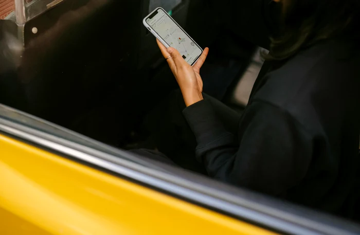 Șoferii de ridesharing nu rămân cu foarte mulți bani în mână / foto: Pexels