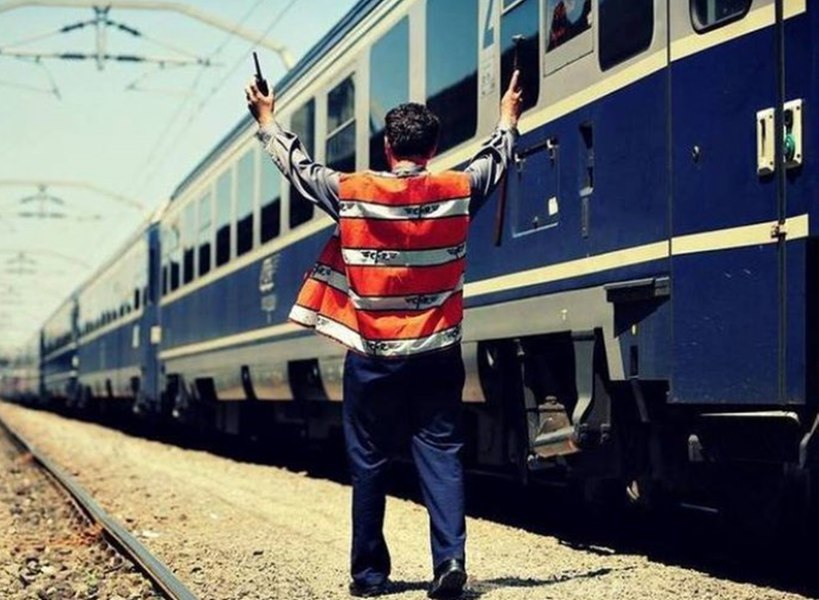 Un tren de călători și unul de marfă, la un pas să se ciocnească în Olt. „S-au oprit unul în fața celuilalt” 