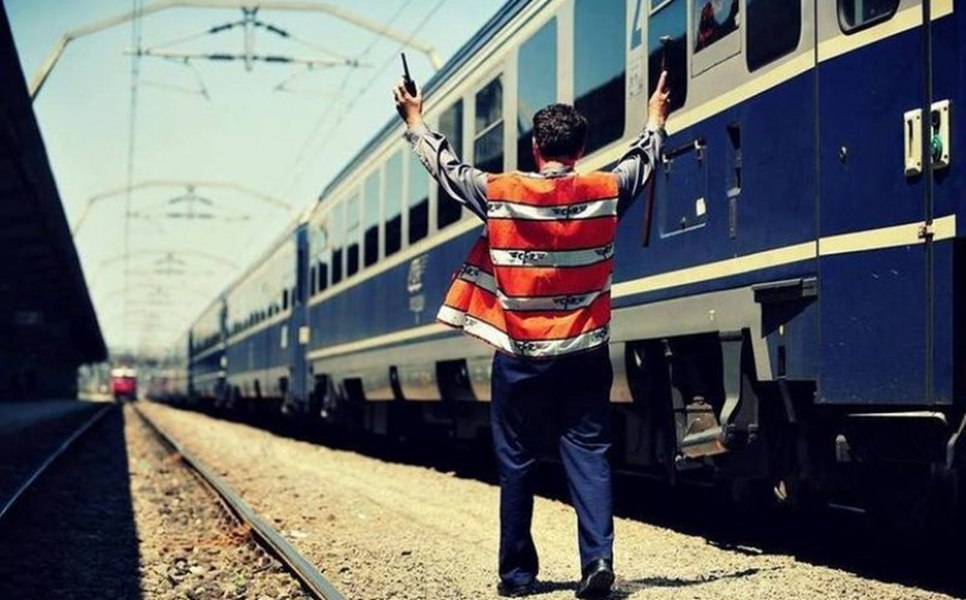 Vremea, la extreme. CFR Călători reduce viteza trenurilor, atât pe timp de caniculă, cât și în zilele furtunoase