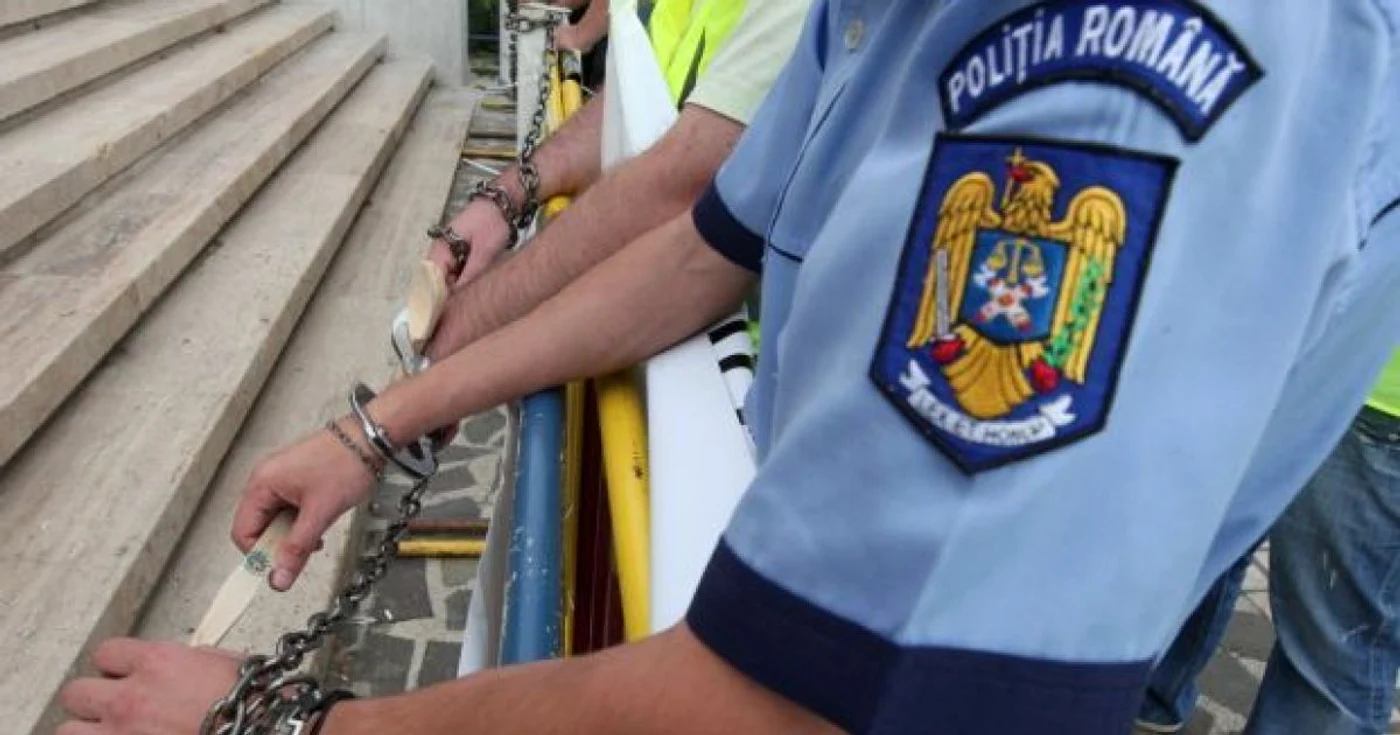 Poliţistul riscă să petreacă ani grei după gratii Foto: arhivă