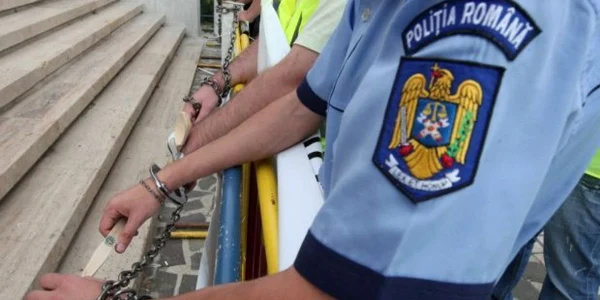Poliţistul riscă să petreacă ani grei după gratii Foto: arhivă