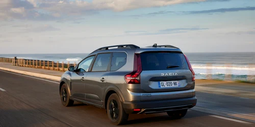 Dacia Jogger Hybrid 33 jpg