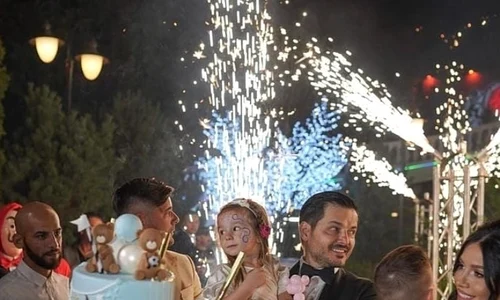 liviu varciu alaturi de frumoasa lui familie 1 jpeg