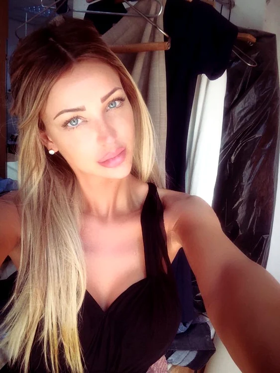 Aşa arată Bianca fără machiaj, într-o zi normală din viaţa ei