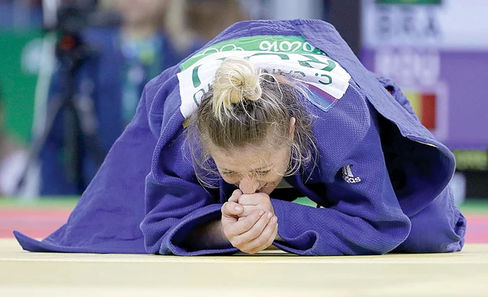 Lacrimile româncei au făcut înconjurul planetei