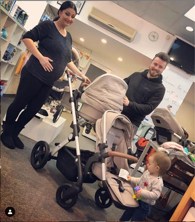 Gabriela Cristea a ales un cărucior dublu pentru Victoria și surioara ei, care se va naște peste două luni